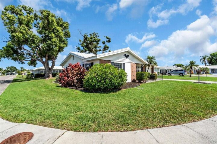 Property Photo: 4003 Joyce Drive FL 34208