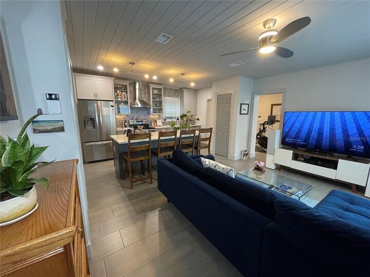 Property Photo:  2414 Illinois Street  FL 32803 