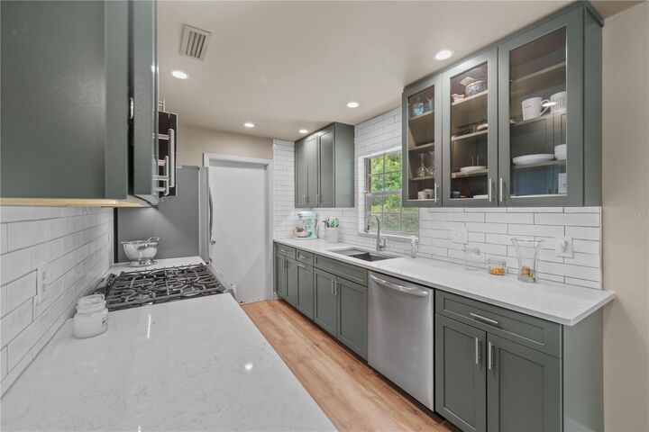 Property Photo: 5266 Forzley Street FL 32812