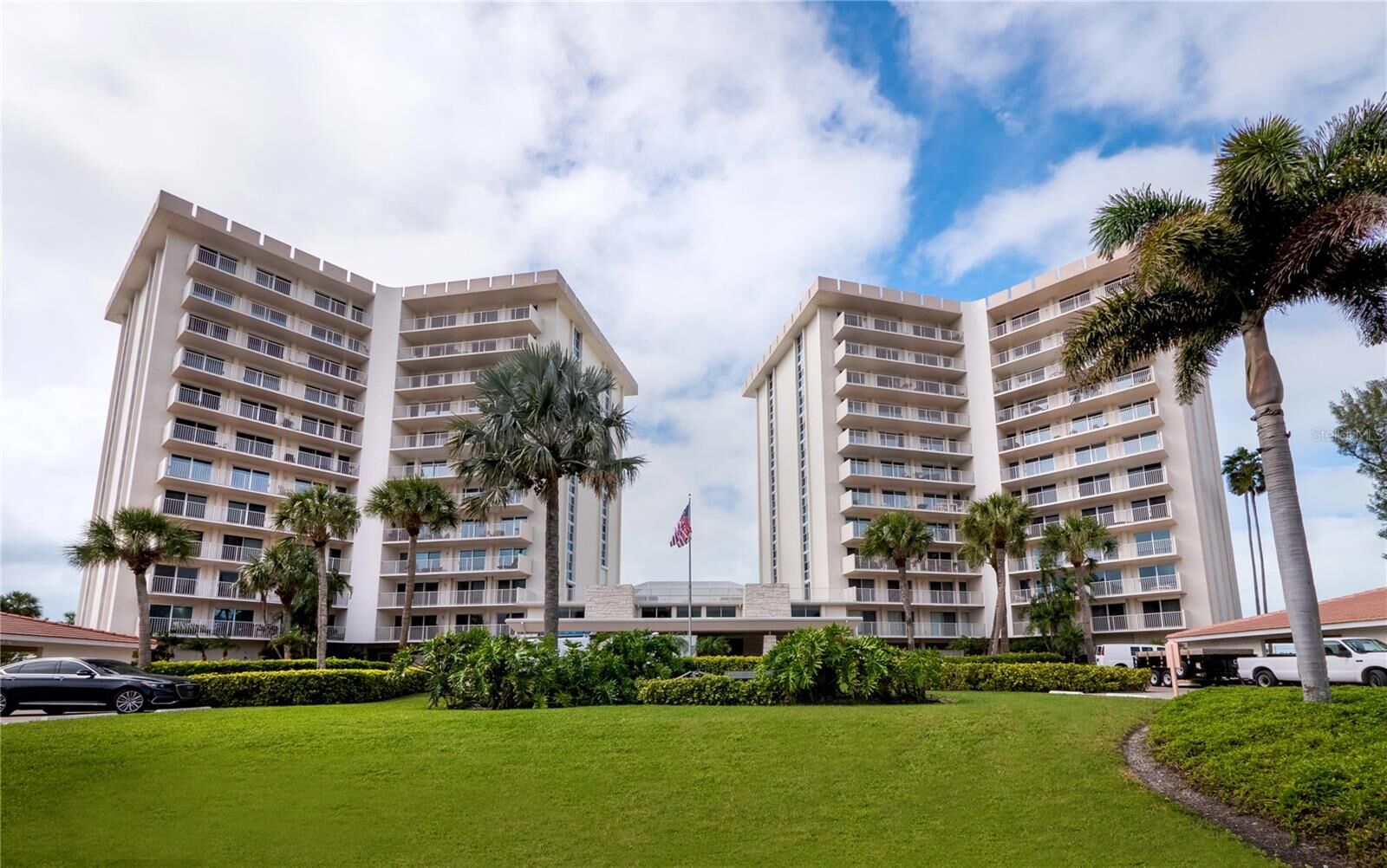 Property Photo: 2301 Gulf Of Mexico Drive 25N FL 34228