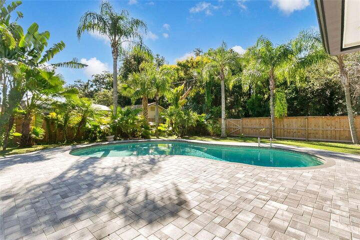 Property Photo:  316 Harbour Island Road  FL 32809 