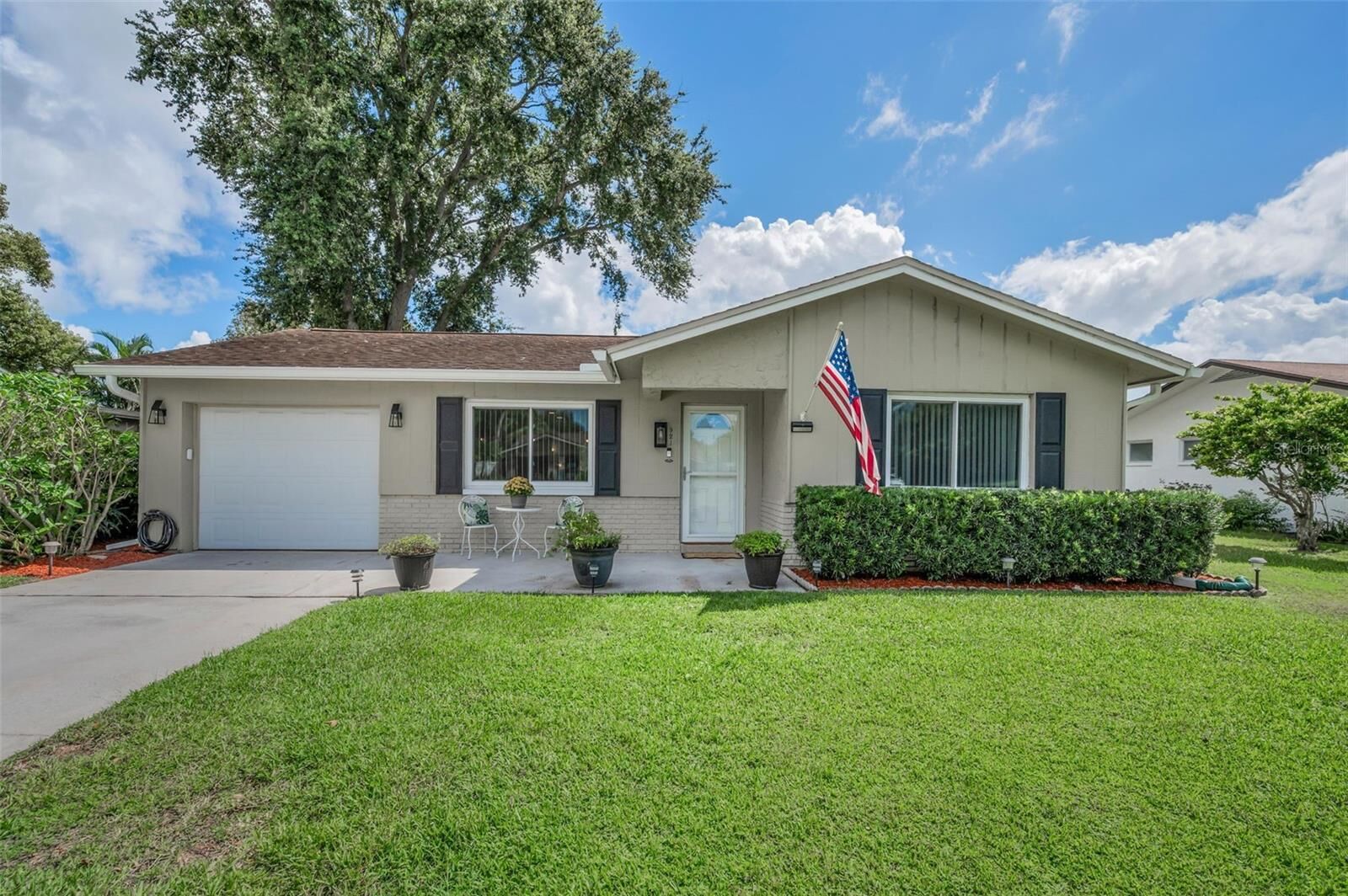 Property Photo:  921 Anchorage Lane  FL 34685 