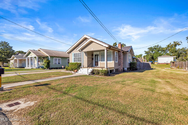 Property Photo:  267 Dolan Avenue  MS 39507 