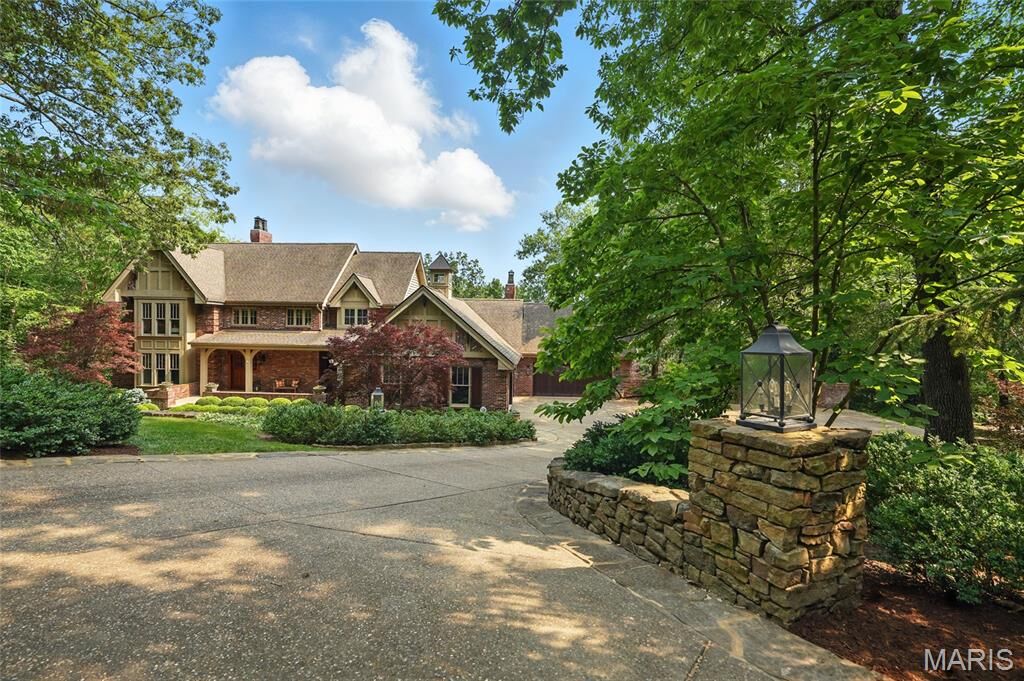 Property Photo:  311 Larimore Valley Drive  MO 63005 