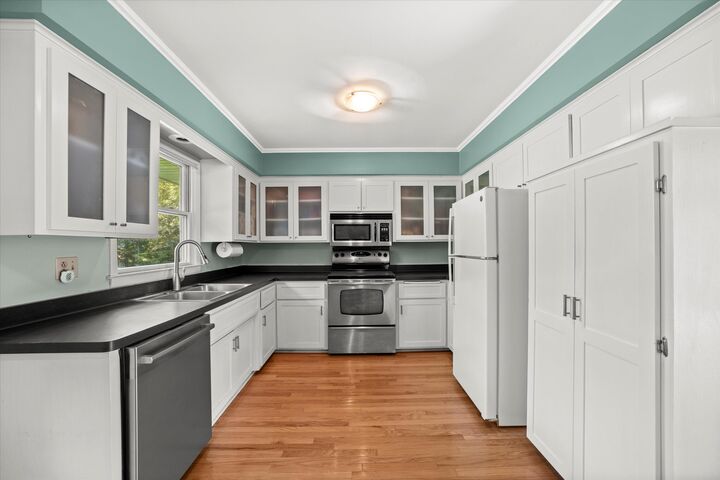 Property Photo:  W252n9153 Tomahawk Ct  WI 53089 