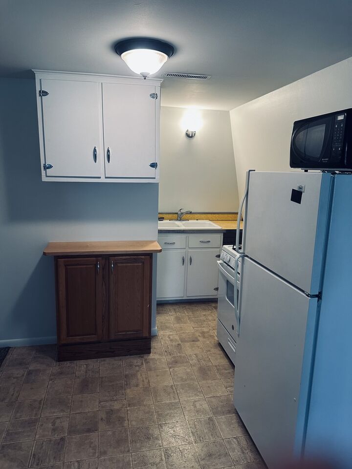 Property Photo: 330 W Sycamore Street 3W IL 60178