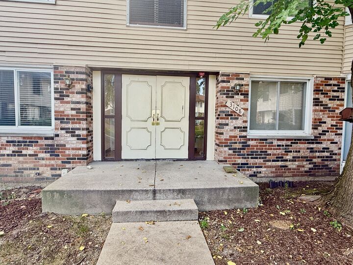 Property Photo: 3108 Roberts Drive 6 IL 60517