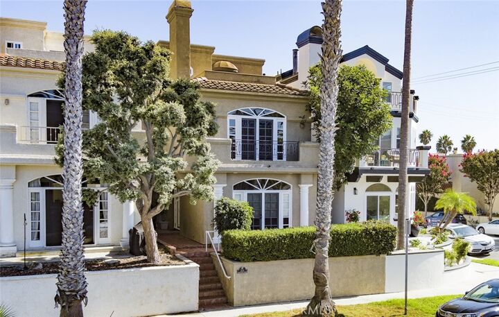 304 18th  Huntington Beach CA 92648 photo