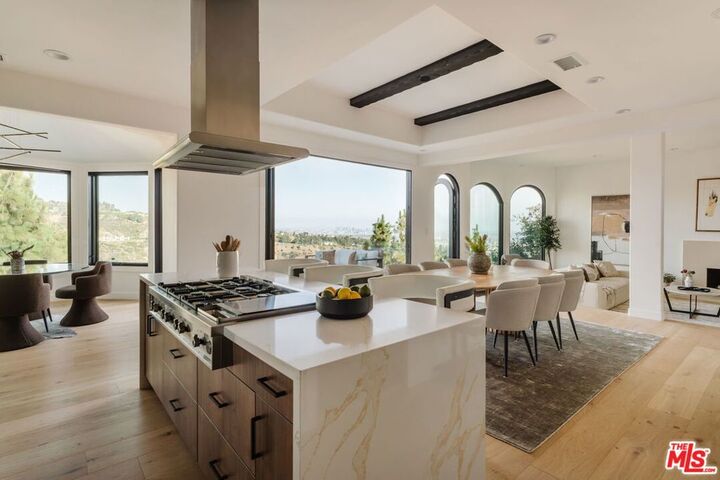 1648 Summitridge Drive  Beverly Hills CA 90210 photo