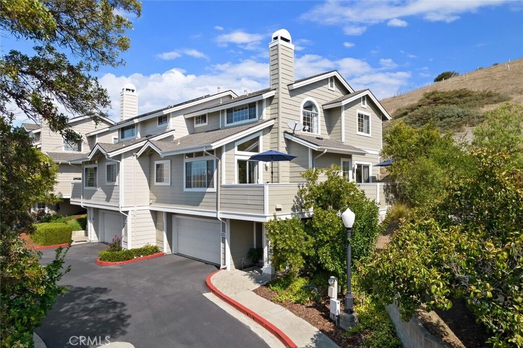 Property Photo:  1079 Pauline  CA 93401 