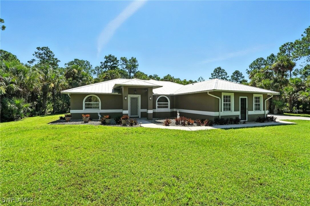 Property Photo: 720 1st Street NW FL 34120