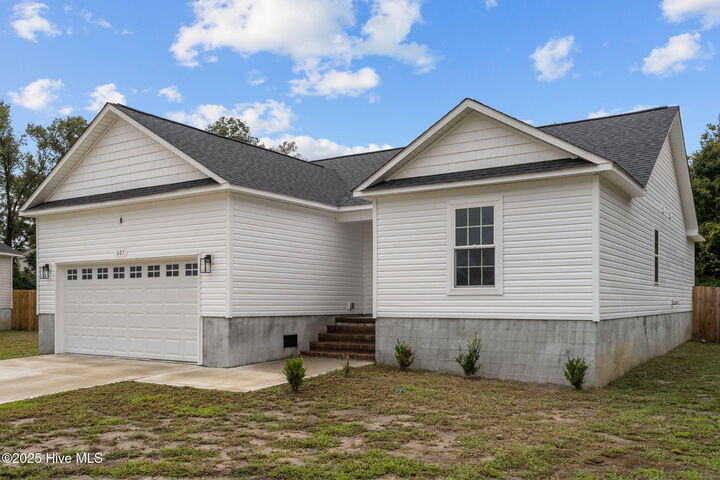 Property Photo:  605 Sonata Court  NC 28574 