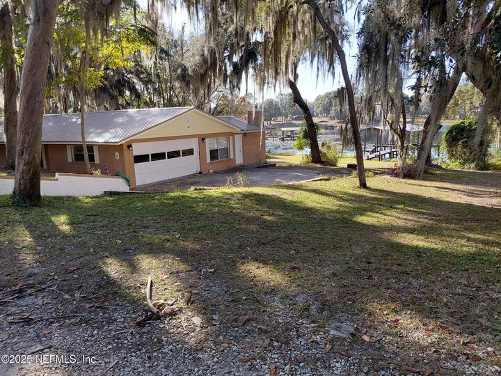 Property Photo:  113 Lake Como Point Road  FL 32181 