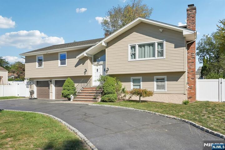 Property Photo:  7 Wanda Avenue  NJ 07470 