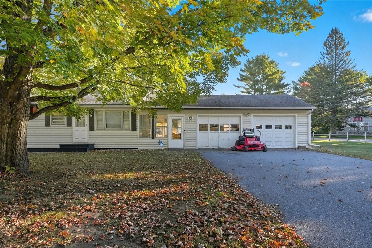 Property Photo:  45 Lake Road  VT 05468 