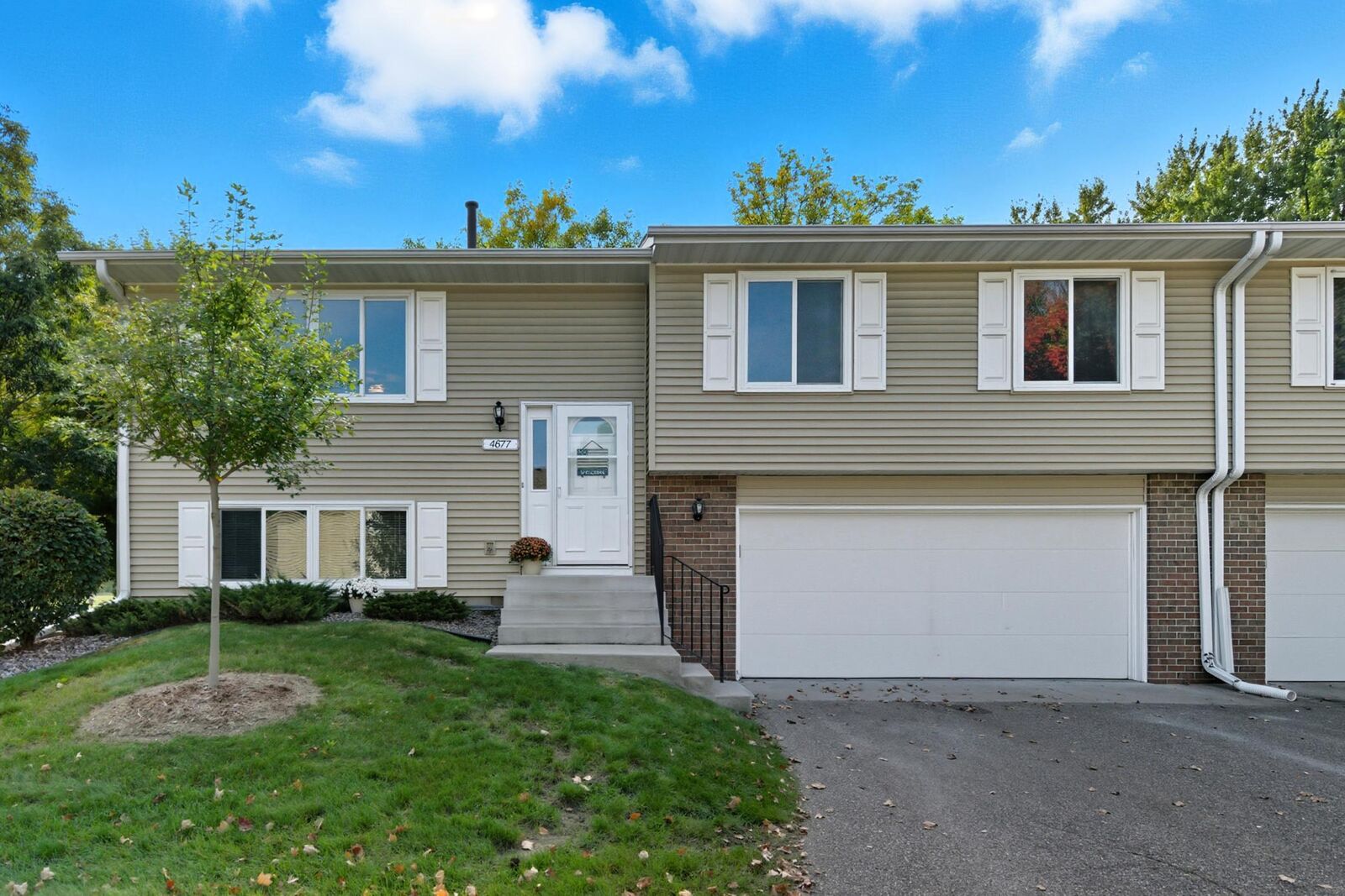 Property Photo:  4677 Ridge Cliff Drive  MN 55122 