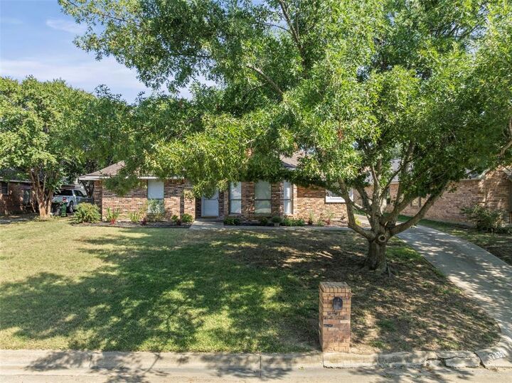Property Photo: 7332 Post Oak Drive TX 76182