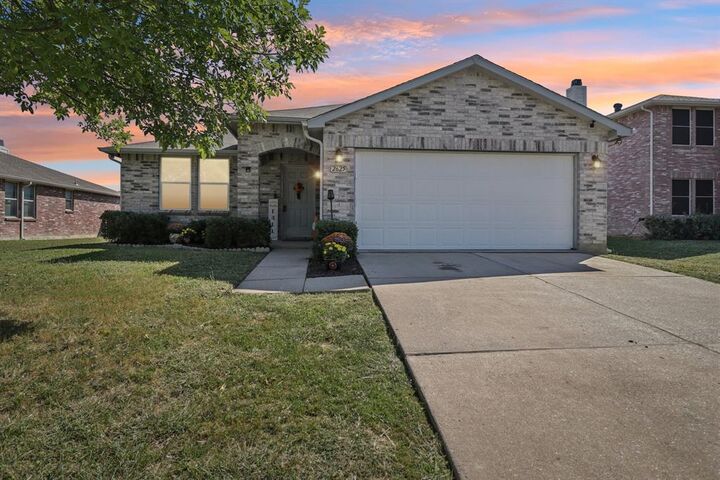 2625 Mariners Drive  Little Elm TX 75068 photo
