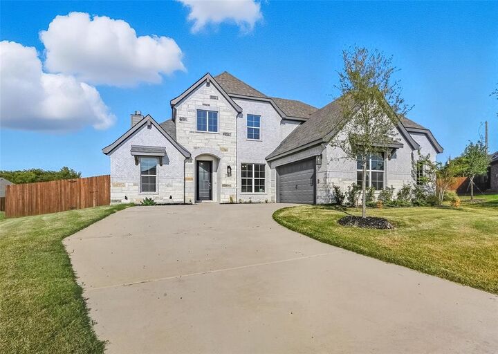 Property Photo: 3817 Amber Road TX 76065