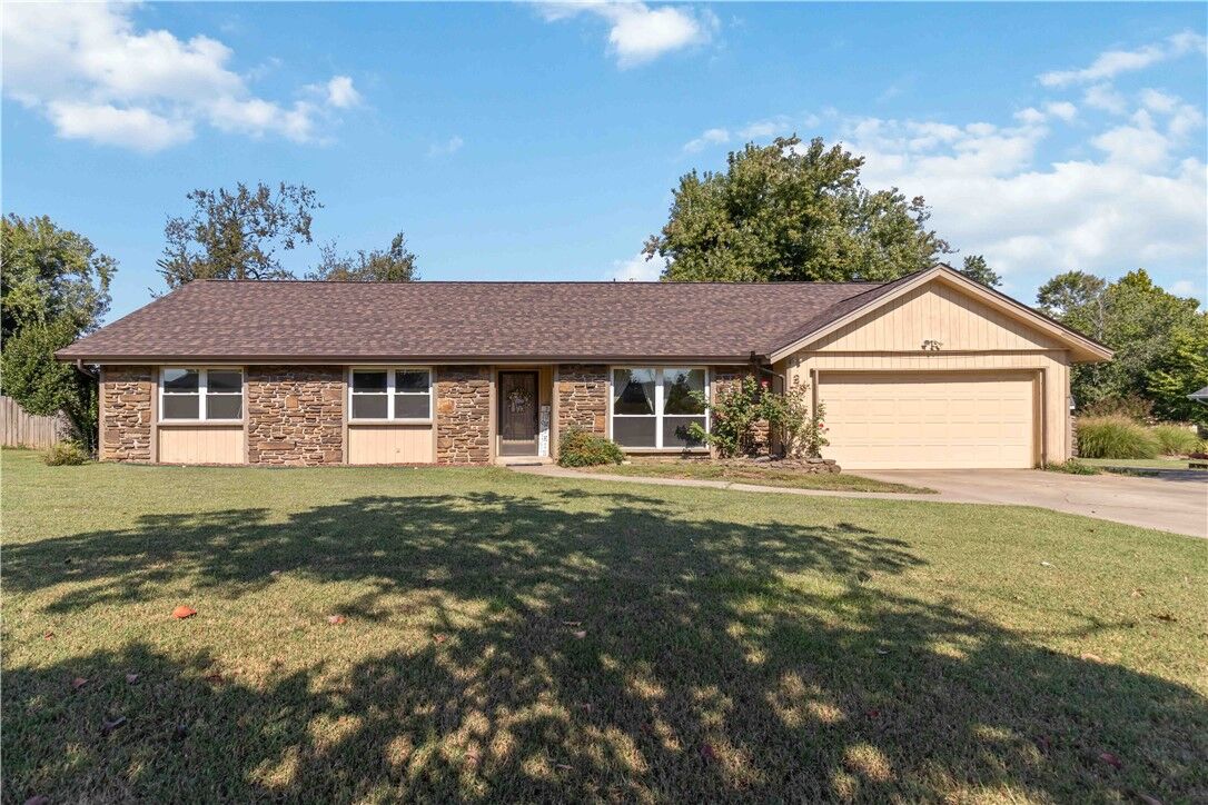 Property Photo:  2824 Highland Drive  AR 72756 