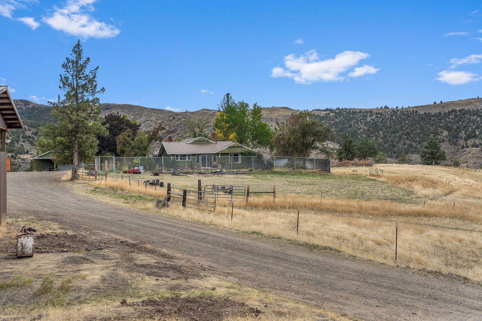 Property Photo:  19369 US 26  OR 97750 