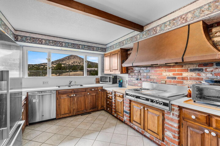 19369 US 26  Mitchell OR 97750 photo