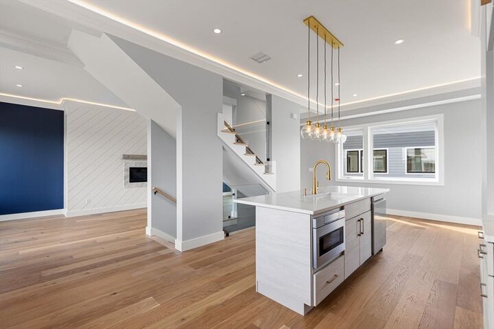Property Photo:  308 Newton Street 1B  MA 02453 