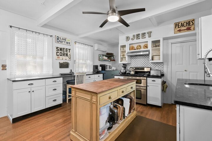 Property Photo:  436 S Main St  MA 02632 