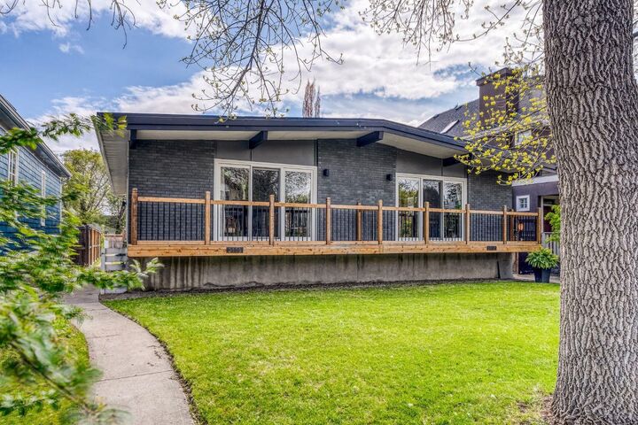 Property Photo:  2333, 2335 6 Avenue NW  AB T2N 0X3 