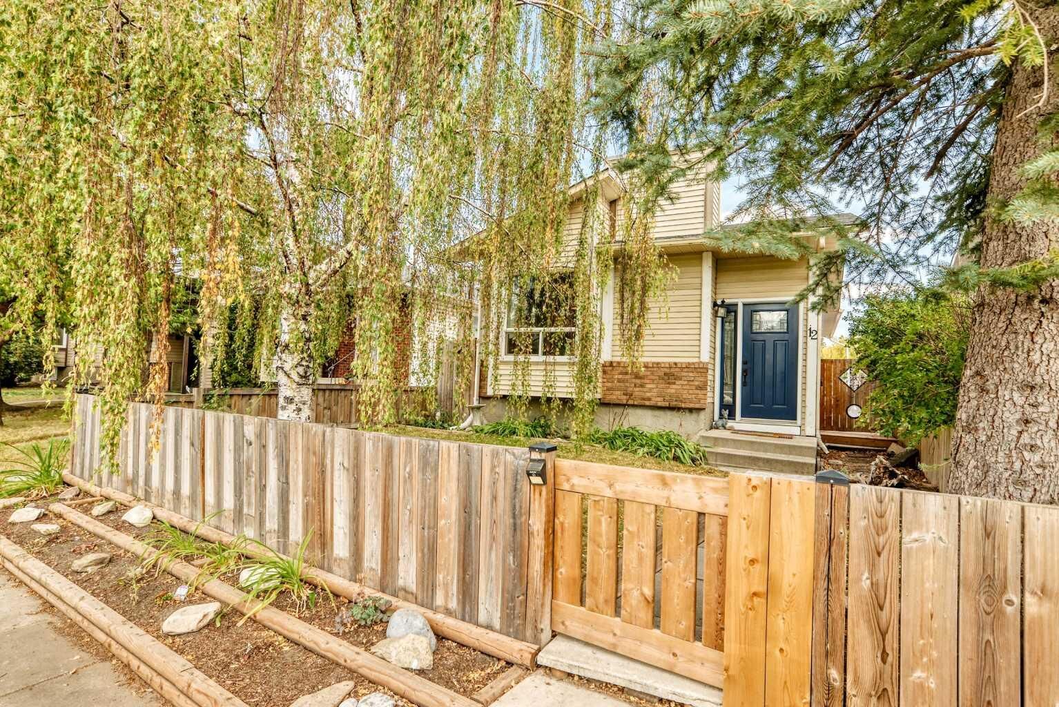Property Photo:  12 Taraglen Road NE  AB T3J 2N7 