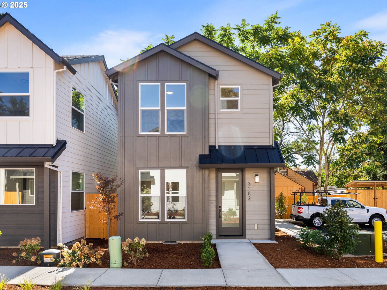 Property Photo:  3246 SE 115th Ave  OR 97266 