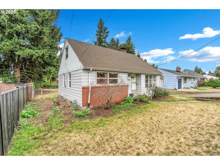 Property Photo:  11356 NE Glisan St  OR 97220 