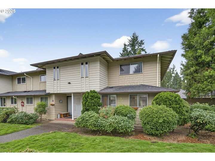 Property Photo: 13600 NE 18th St 28 WA 98684