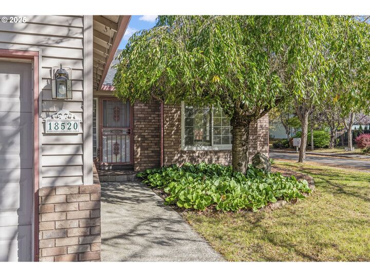 Property Photo: 18520 SE 22nd Way WA 98683