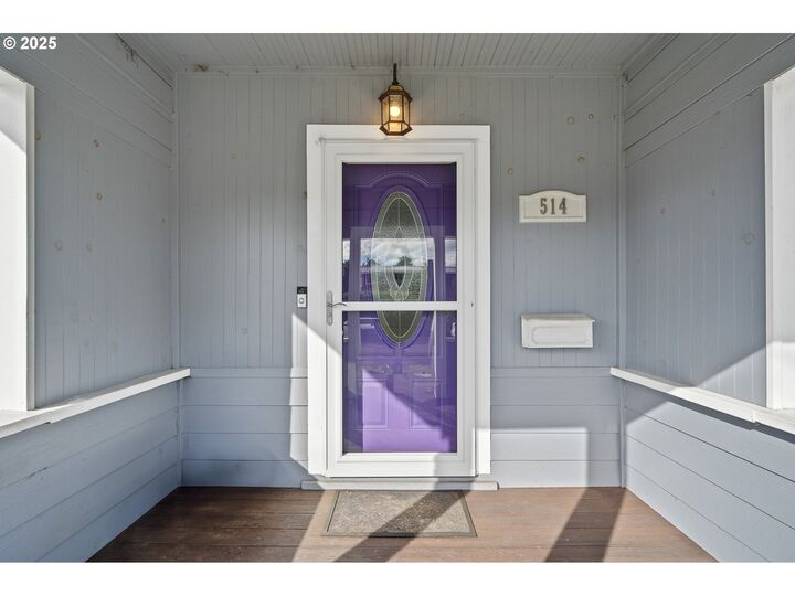 Property Photo: 514 Elm Ave OR 97141