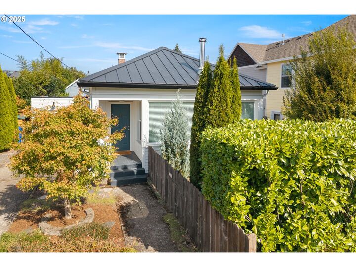 3525 NE Alberta Ct  Portland OR 97211 photo