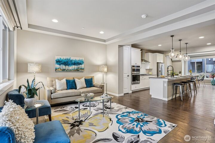 Property Photo: 610 237th Place SE B WA 98021