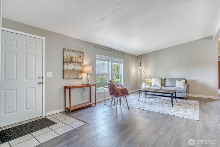 Property Photo: 4044 40th Circle WA 98802