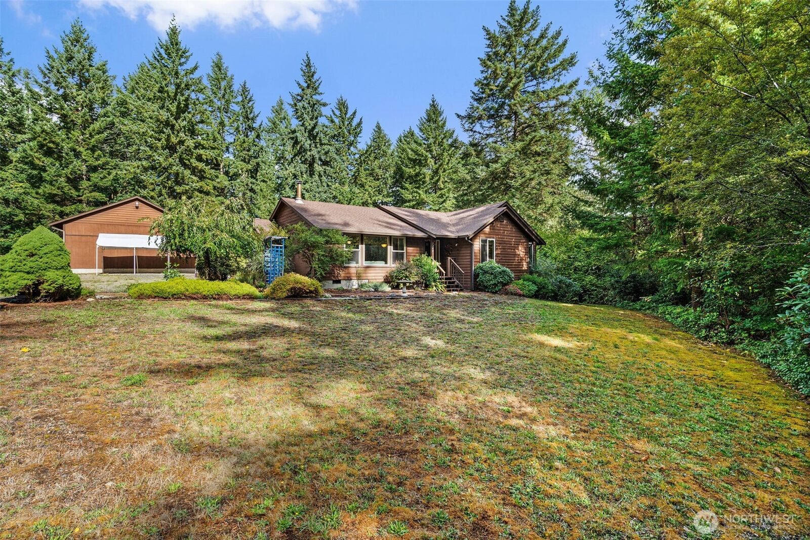 Property Photo: 7244 40th Ct NE WA 98516