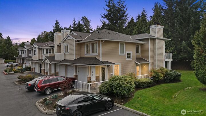 Property Photo:  6515  134th Place SE E6  WA 98296 