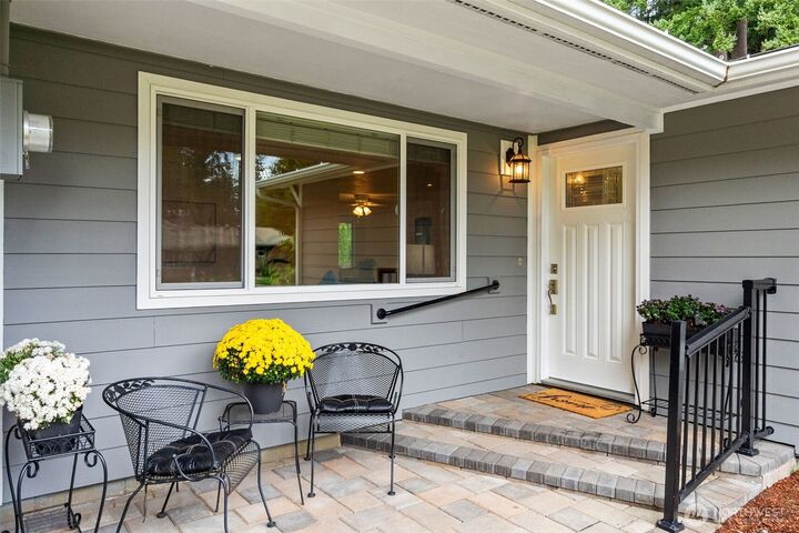 Property Photo:  5004  Brentwood Drive SE  WA 98503 