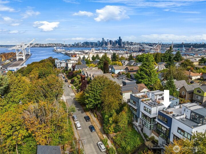 Property Photo:  3856  21st Avenue SW  WA 98106 