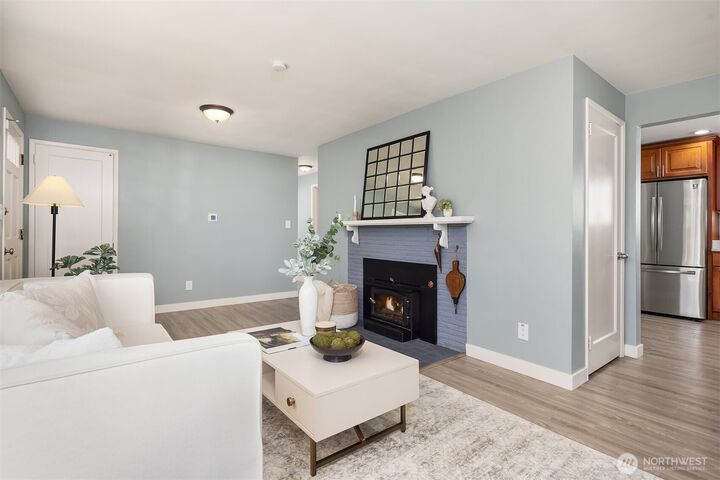 Property Photo:  1714 N 100th Street  WA 98133