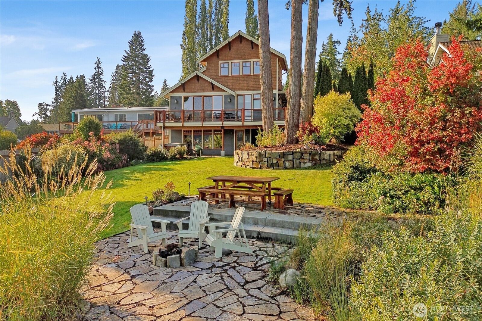 Property Photo:  4521  Wall Street  WA 98229 