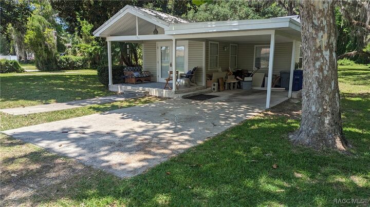 Property Photo: 704 NE 2nd Avenue FL 34429