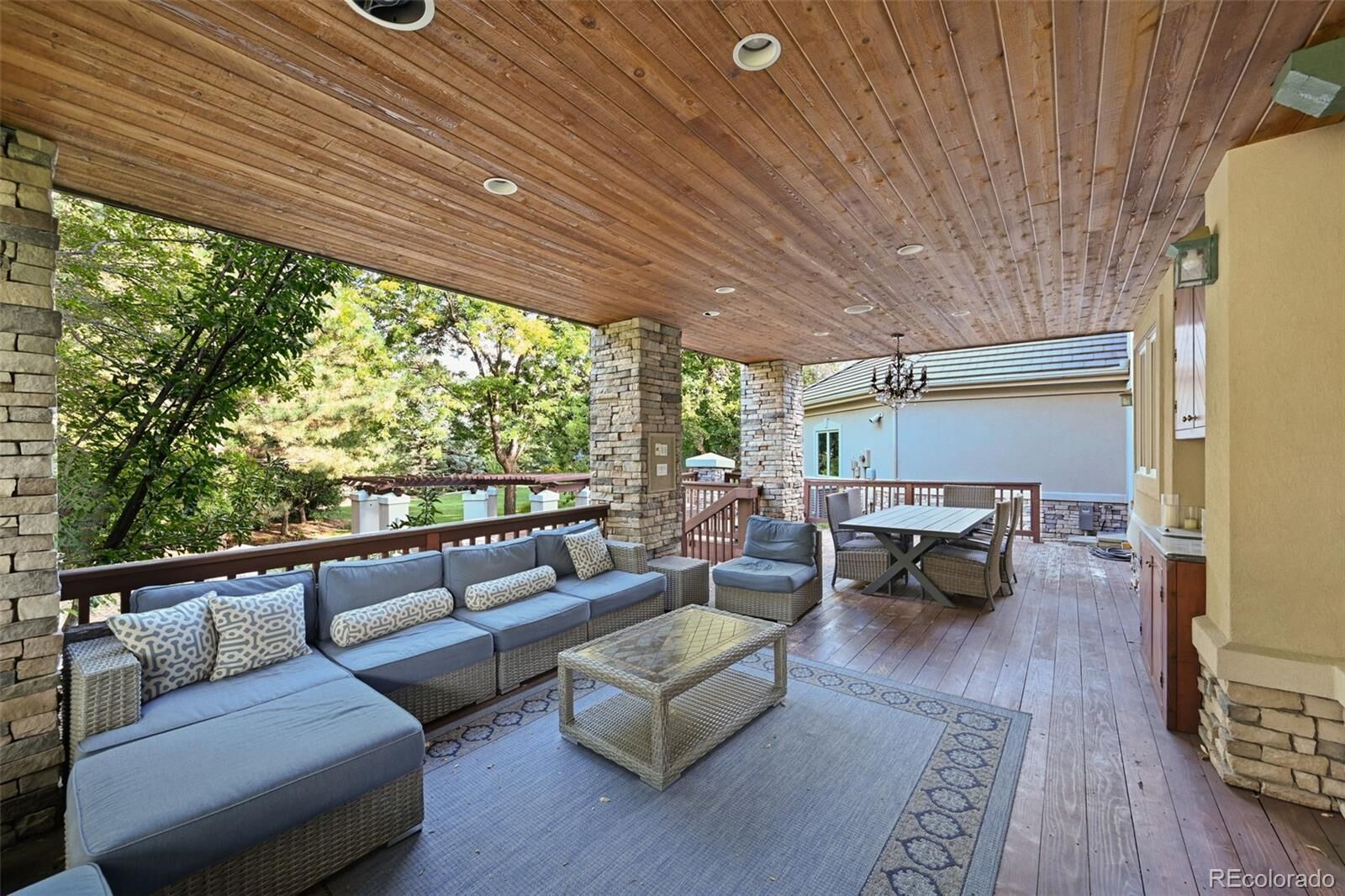 Property Photo:  5690 S Beech Circle  CO 80121 