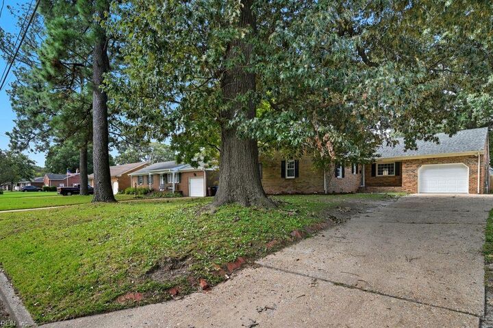 Property Photo: 2230 Haywood Ave VA 23324