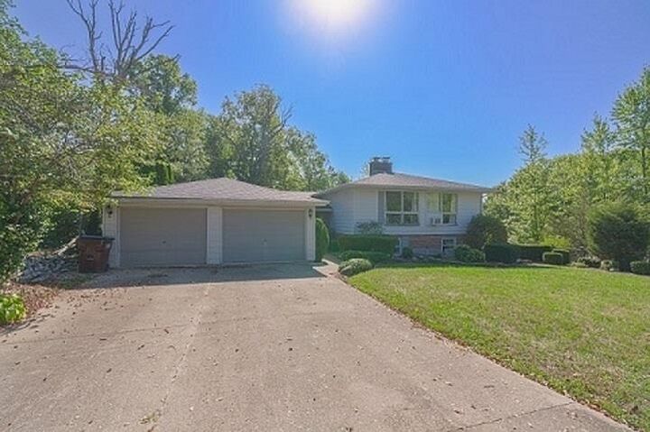 710 W Parkway Drive  Cambridge City IN 47327 photo