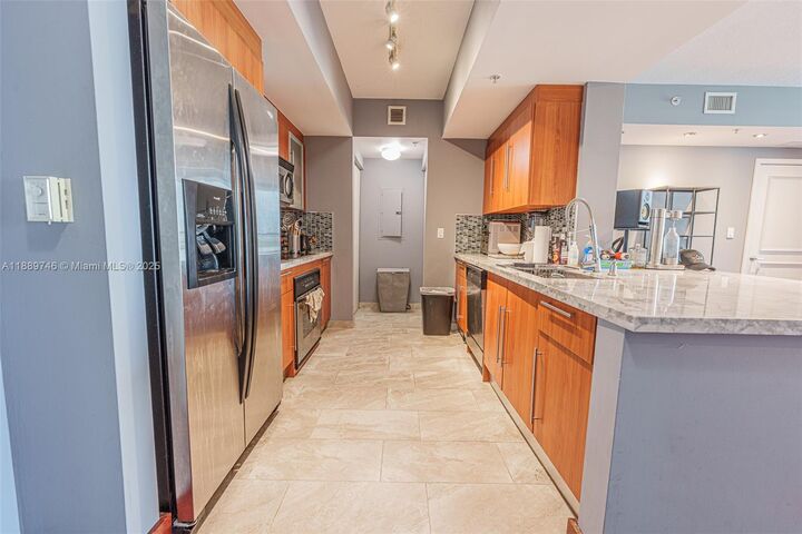 Property Photo:  335 S Biscayne Blvd 1207  FL 33131 