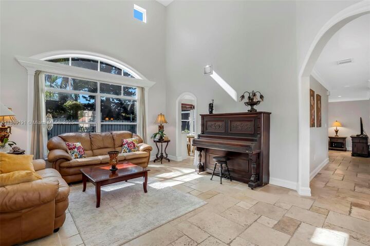 Property Photo: 1061 NW 190th Ave FL 33029